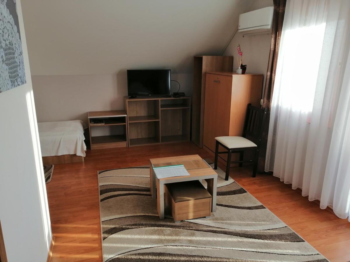 Csipkeház Apartman Cserkeszőlő Esterno foto